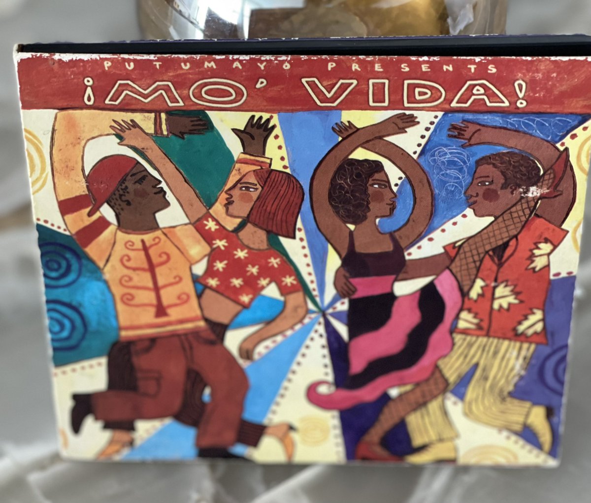 AleMondras's tweet photo. Salsa funky, al estilo Putumayo, la música de hoy en @Al_Portador #Puebla https://t.co/aEu7PINsbC