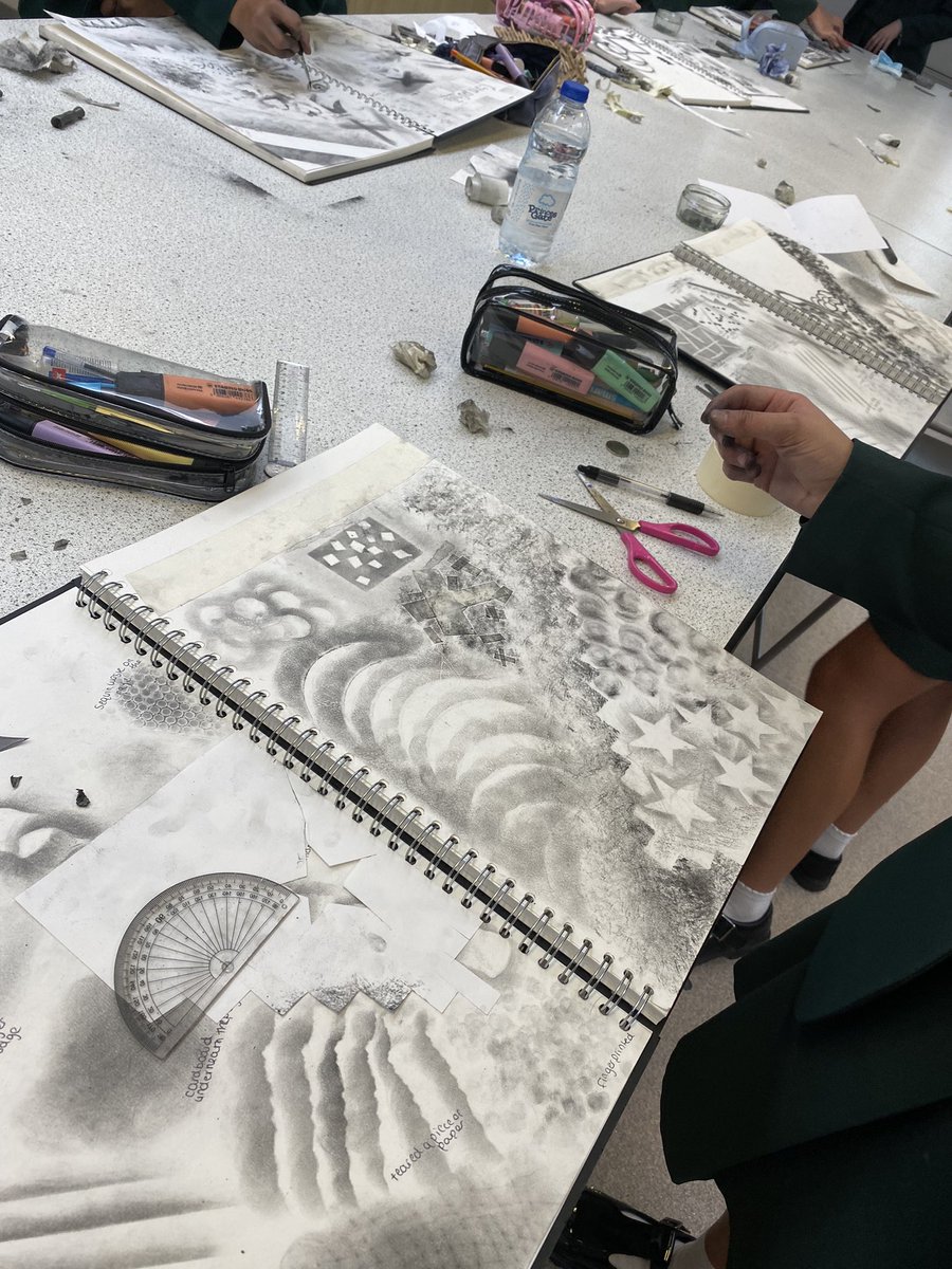 ArtDesignUpton's tweet photo. Wow! So much experimental &amp; creative work going on with our talented yr 9 girls 👏🏻👏🏻👏🏻 #graphite #gcseart #drawing https://t.co/UTnATENxDo
