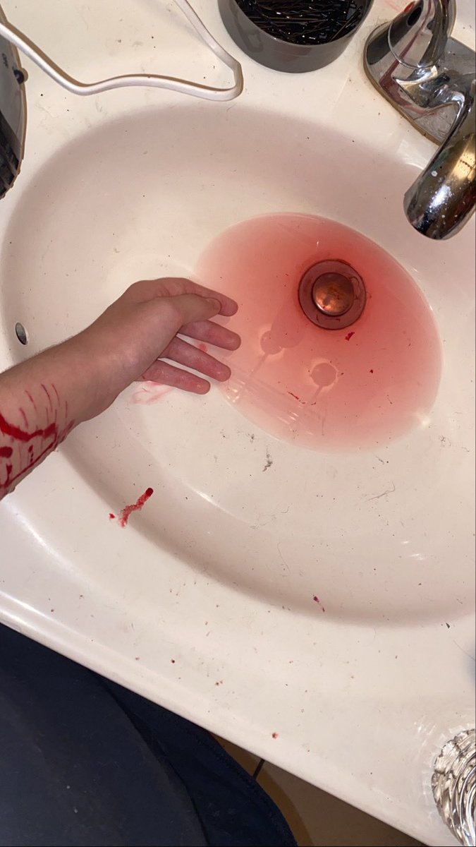 RichiesFour's tweet photo. Boobs https://t.co/nAQb2BRCfV