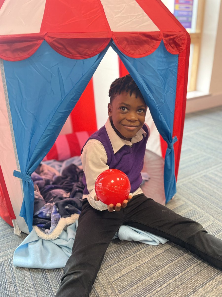 southdaleps's tweet photo. Welcome to the secret shape tent… in here we found a magic 3D shape, we are describing it using vocabulary like ‘faces, edges, vertices’ and the rest of the class are guessing what secret shape it is 🪄🎪 #SDMaths #Learningisfun https://t.co/nSKPj5mmdJ