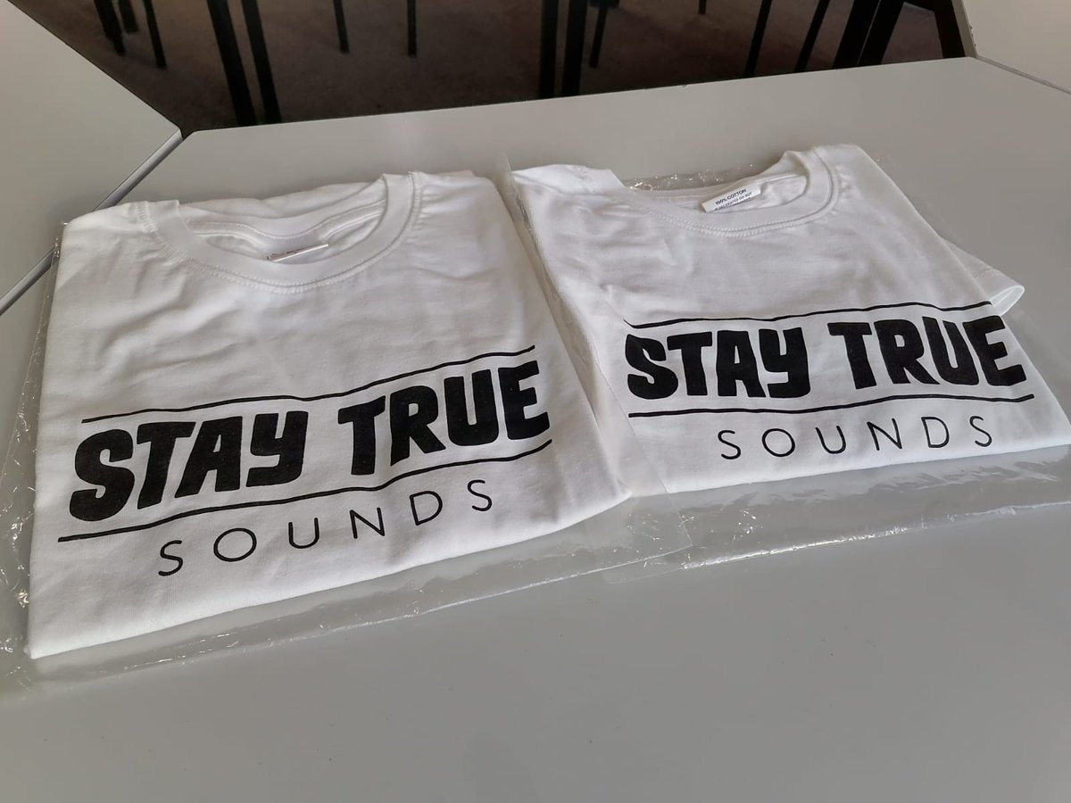 RealDjSonyce's tweet image. Don't miss out on tomorrow show as we have something cool for you on @vowfm 's #TheKillerJoint . Tune in as we are continuing our Birthday Month celebrations #VOWFM11 #SoundsOfSpring

Special S/O to this Friday's giveaway sponsors 👉🏽 @KidFonque @StayTrueSounds 👈🏽