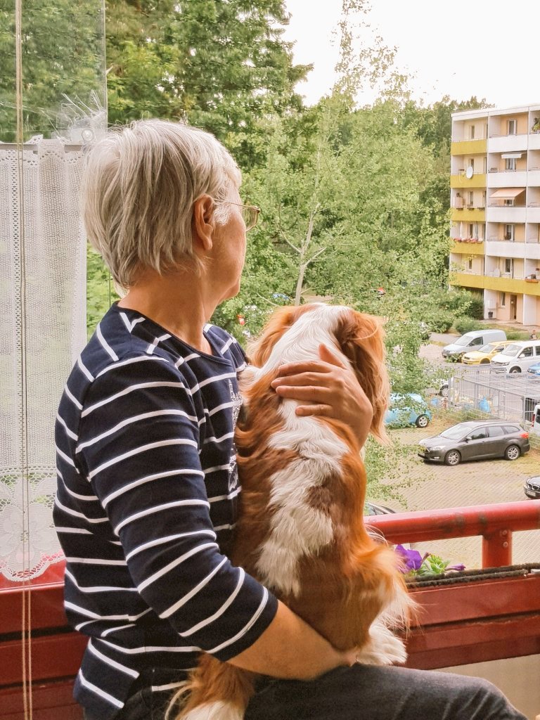 #ThrowbackThursday to a time when I saw granny daily and she lifted me up for my #neighbourhoodwatch #PreCoronaTime #missyougranny #wellmeetagain #staysafestayhome