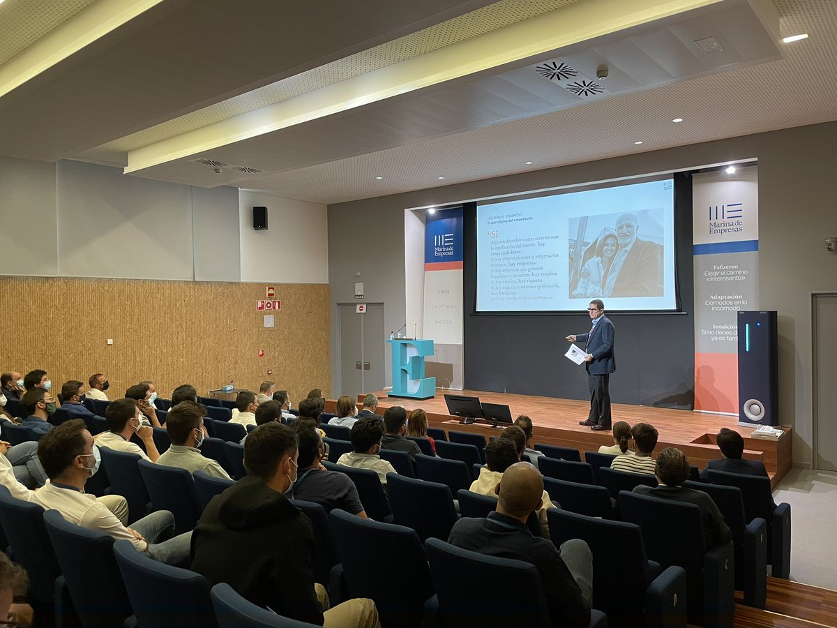 lanzaderaes's tweet photo. El día de hoy siempre queda guardado en los ❤️ de las nuevas startups. Pitchean a todo @marina_empresas para que el equipo conozca bien su proyecto, qué hacen y qué quieren conseguir durante el programa 💪🏼💪🏼 ¡Enhorabuena, lo habéis hecho genial! 🥳 https://t.co/CBchmDoLna