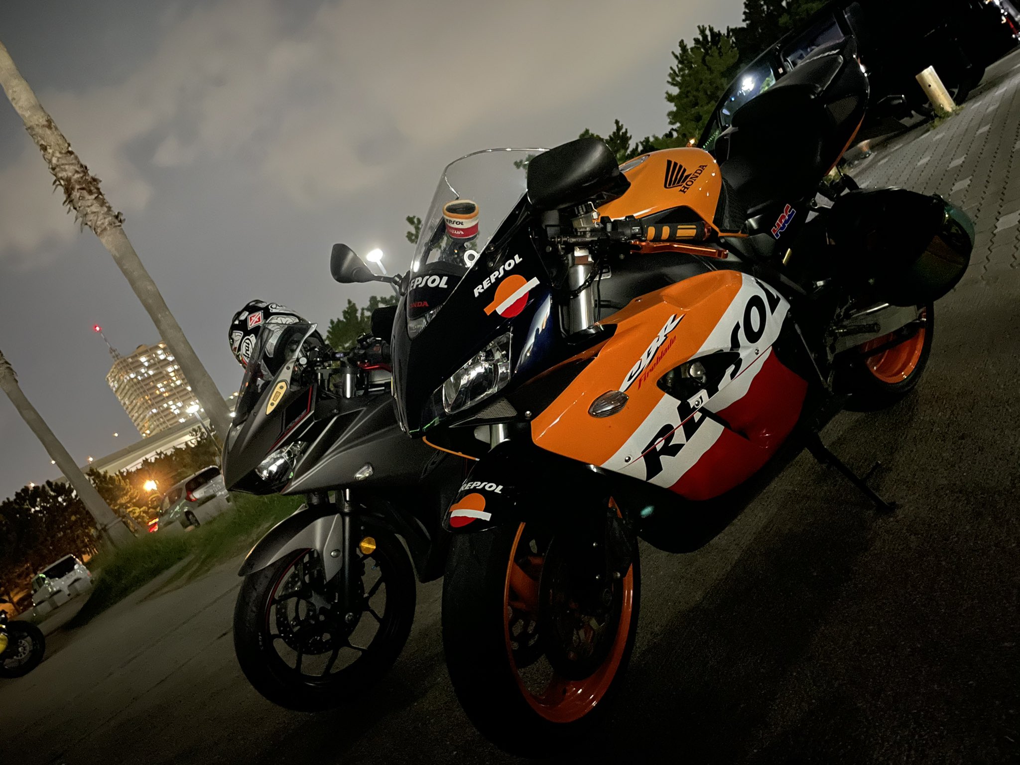 そいやー Cbr1000rr Sc57 納車されまった 今回のセンダボはコケずに頑張ります Honda バイク好きと繋がりたい バイク乗りとして軽く自己紹介 バイク好き しーびーあーる T Co Udaeadpocv Twitter