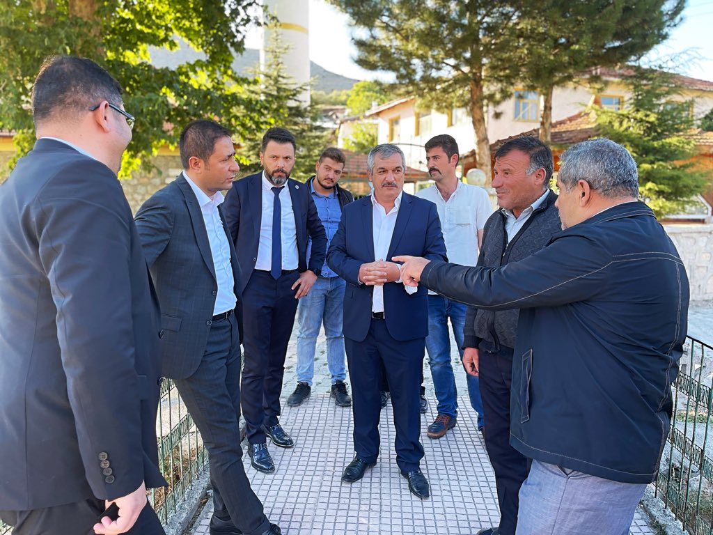 yclblt06's tweet photo. Artova Çelikli Mahallesini ziyaret ettik.
Çelik Yürekli, Çelik Bilekli Anadolu evlatlarının memleketi hizmetin en iyisine layık.
Hepsine bizleri onurlandırdıkları için teşekkür ediyorum. https://t.co/N2sLB1hMgq