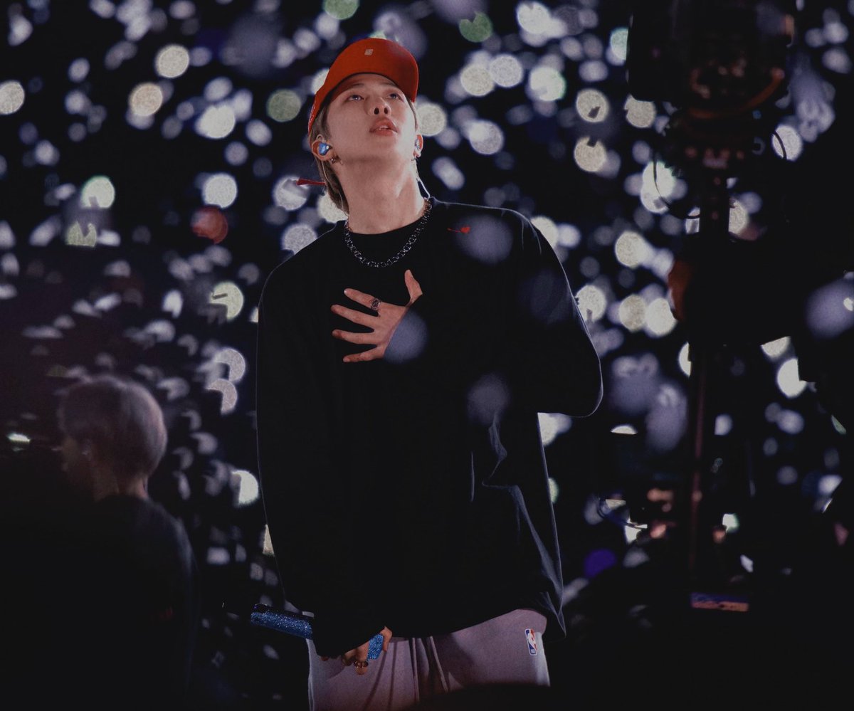 eternalsjeon's tweet photo. —Namjoon es nuestro confort y lugar feliz, un hilo🌱; 

#HappyBirthdayNamjoon
#OurGalaxyNamjoon
#HAPPYRMDAY @BTS_twt https://t.co/nuIpKT0IR1
