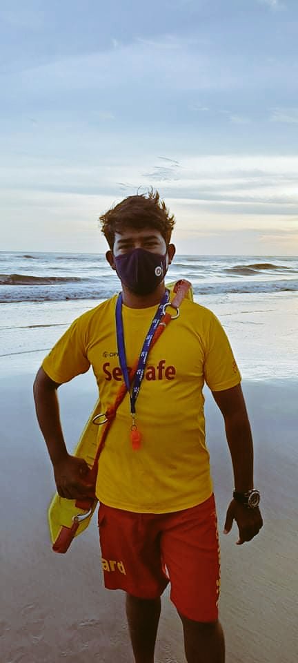 SurfingBD's tweet photo. Beautiful Sunset at Laboni Point 
#SeaSafe #Lifeguard #SurferBotto https://t.co/GrUI7mz3JO