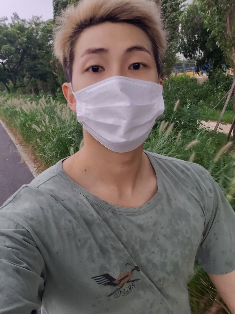 httpandraa's tweet photo. @bts_bighit HAPPY BIRTHDAYYYYY TO THE BEST LEADER IN THE WORLD, I LOVE YOUUUUU https://t.co/FIWYrLMSXQ