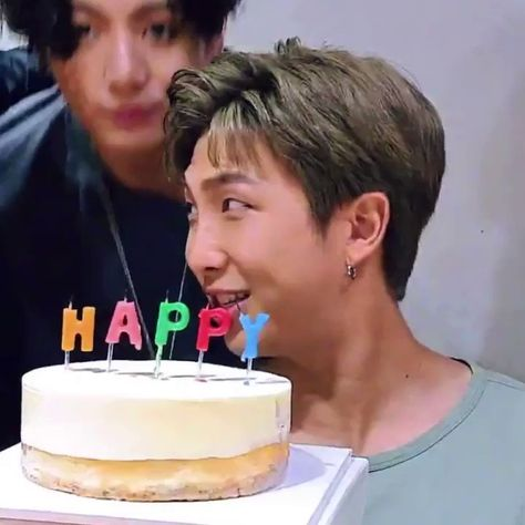 YOONGIPR0DX's tweet photo. #HAPPYBIRTHDAYNAMJOON for the best leaders in the whole wide world, let's stay together forever. https://t.co/D39H2TmzCT
