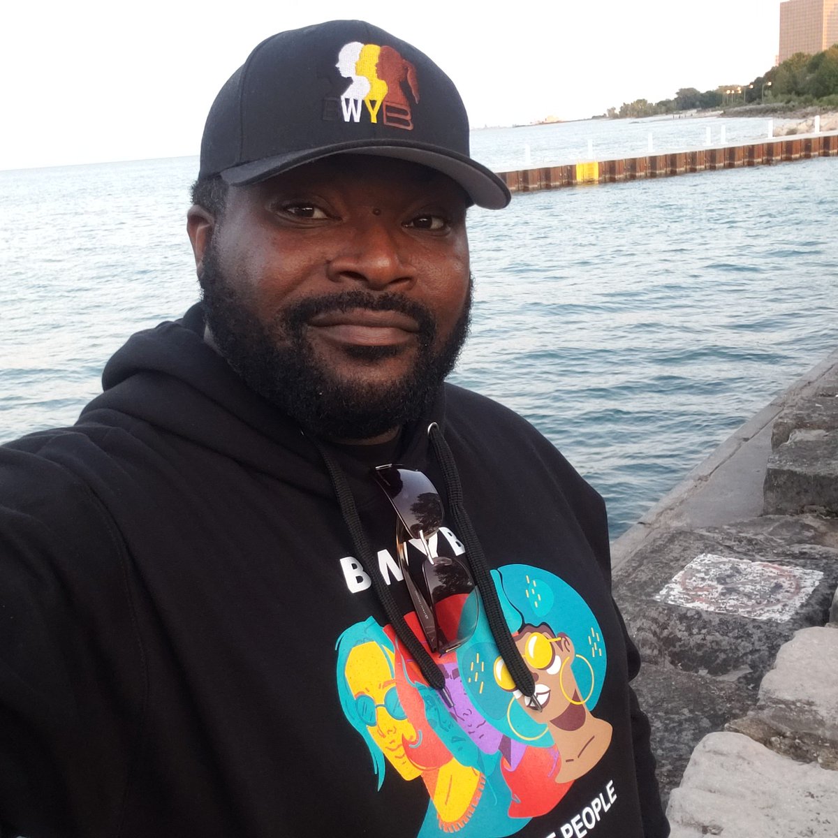 bwyblife's tweet photo. Pounded the pavement yesterday by the lake in Chicago #Promotingunity
#Diversity #Weareonepeople #Onelove
#BWYB #Goodpeople #Goodvibes
#BLACK #WHITE #YELLOW #BROWN https://t.co/HCHP6Ubk2W