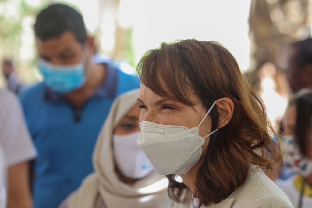 UnicefLibya's tweet image. Georgette Gagnon, the Assistant Secretary-General, Resident Coordinator and Humanitarian Coordinator joined the event to see the #BacktoOurFuture murals and had one-to-one discussions with the inspiring artists and young volunteers.
