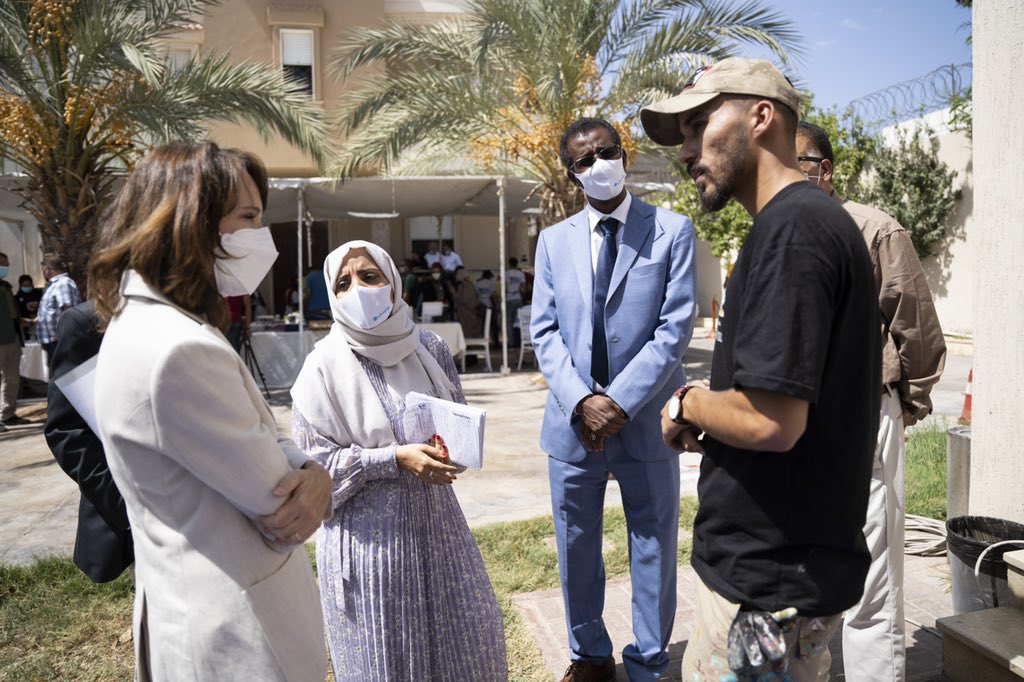 UnicefLibya's tweet image. Georgette Gagnon, the Assistant Secretary-General, Resident Coordinator and Humanitarian Coordinator joined the event to see the #BacktoOurFuture murals and had one-to-one discussions with the inspiring artists and young volunteers.
