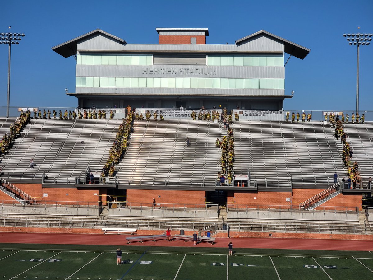 UcabJohn's tweet photo. Heroes and Heroes Stadium
#HonorTheFallen https://t.co/PGna98qwzL
