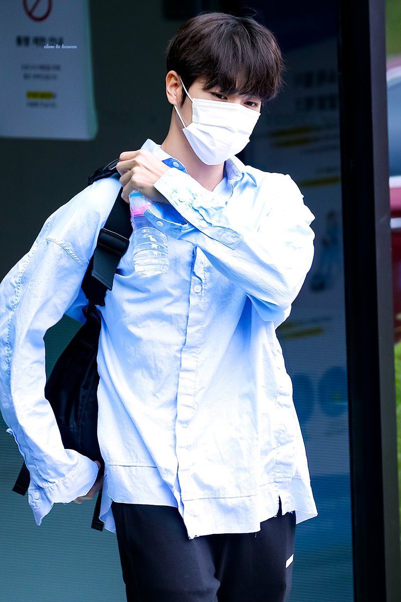 913page's tweet photo. 𝗛𝗔𝗣𝗣𝗬 𝗛𝗬𝗨𝗡𝗝𝗔𝗘 𝗗𝗔𝗬 ♥
사랑하는 현재의 스물다섯 번째 생일을 함께 축하해주신 분들 중 알티 추첨 한 분께 재현이의 애착 가방을 선물로 드립니다 ◡̈⃝ https://t.co/umbow01Q7b