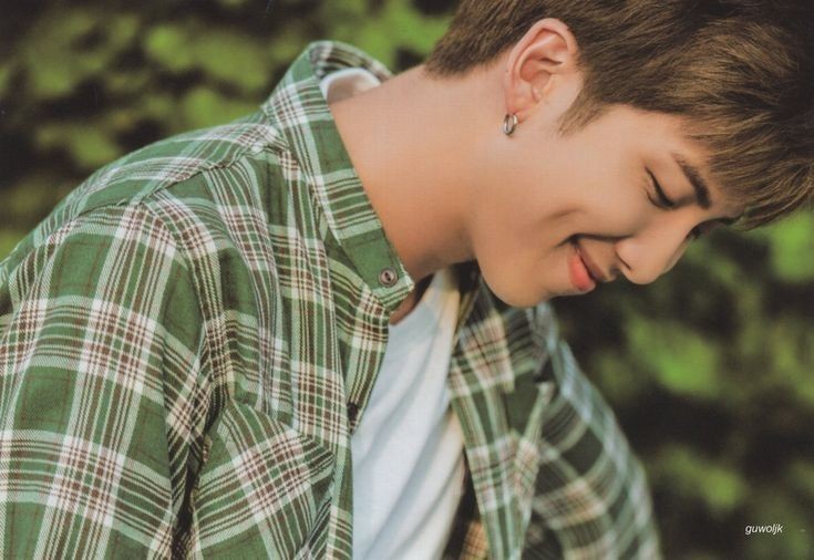 vantaesode's tweet image. happy birthday to my favorite nature
enthusiast 🌱 !! you brought me lots
of good things in life,  joonie.  i  can't
possibly fit it into a hundred and more
words, but i am deeply grateful i have
you and your healing presence. i love 
you best leader &amp;lt; 🍃 3 @BTS_twt