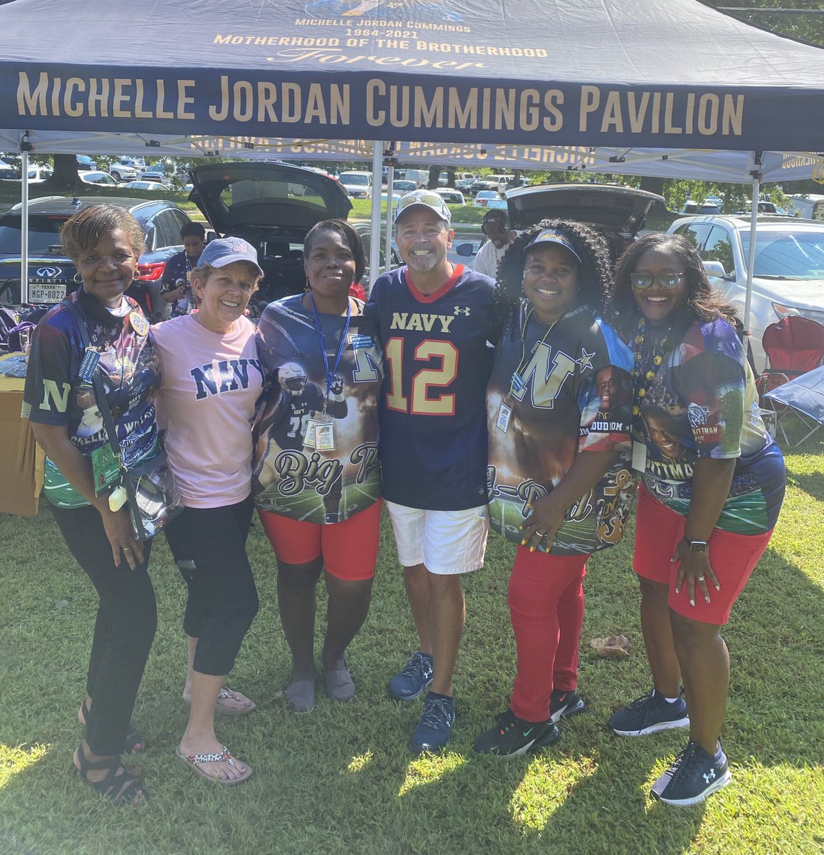 Master Chief Jeff Kirby came by to make sure we are ready for push ups at the Worlds best tailgate <a href="/MOB_USNA/">Motherhood of the Brotherhood (MOB) / USNA</a> <a href="/michell05272880/">michelle pittman</a> <a href="/ShiriNdang/">Shiri Ndang</a> <a href="/sharrone_vacay/">Shay</a>