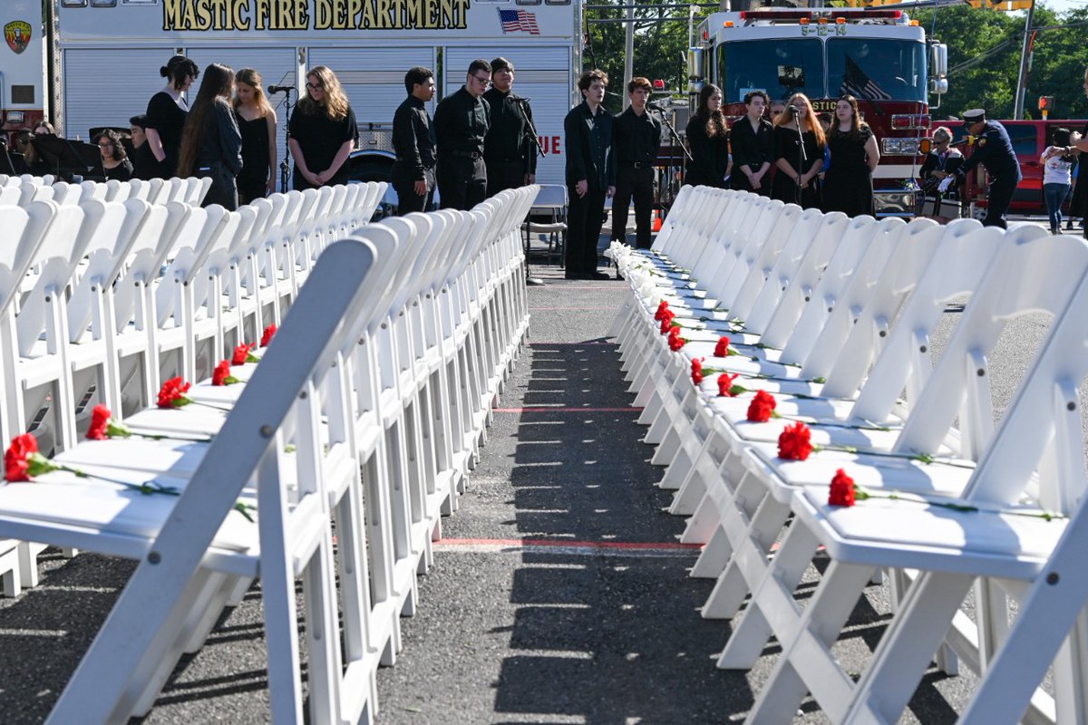 ctfirephoto's tweet photo. CFPA Long Island member John Walthers (@SuffFirePhoto) is at a 9/11 ceremony in Mastic, NY.  #NeverForget911 #911NeverForget 
#September11 https://t.co/kF7GRdA54g