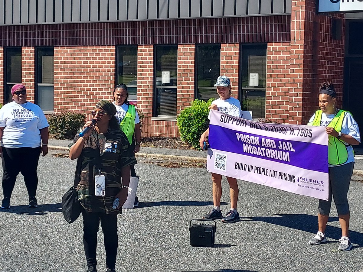 We're at MCI-Framingham on day 5 of the march and the message is clear from @andreacjames Leslie from @Justice4Housing and @bordens20  - release our loved ones and invest millions in people not prisons #FreeHer #NoNewWomensPrison #ReimaginingCommunities