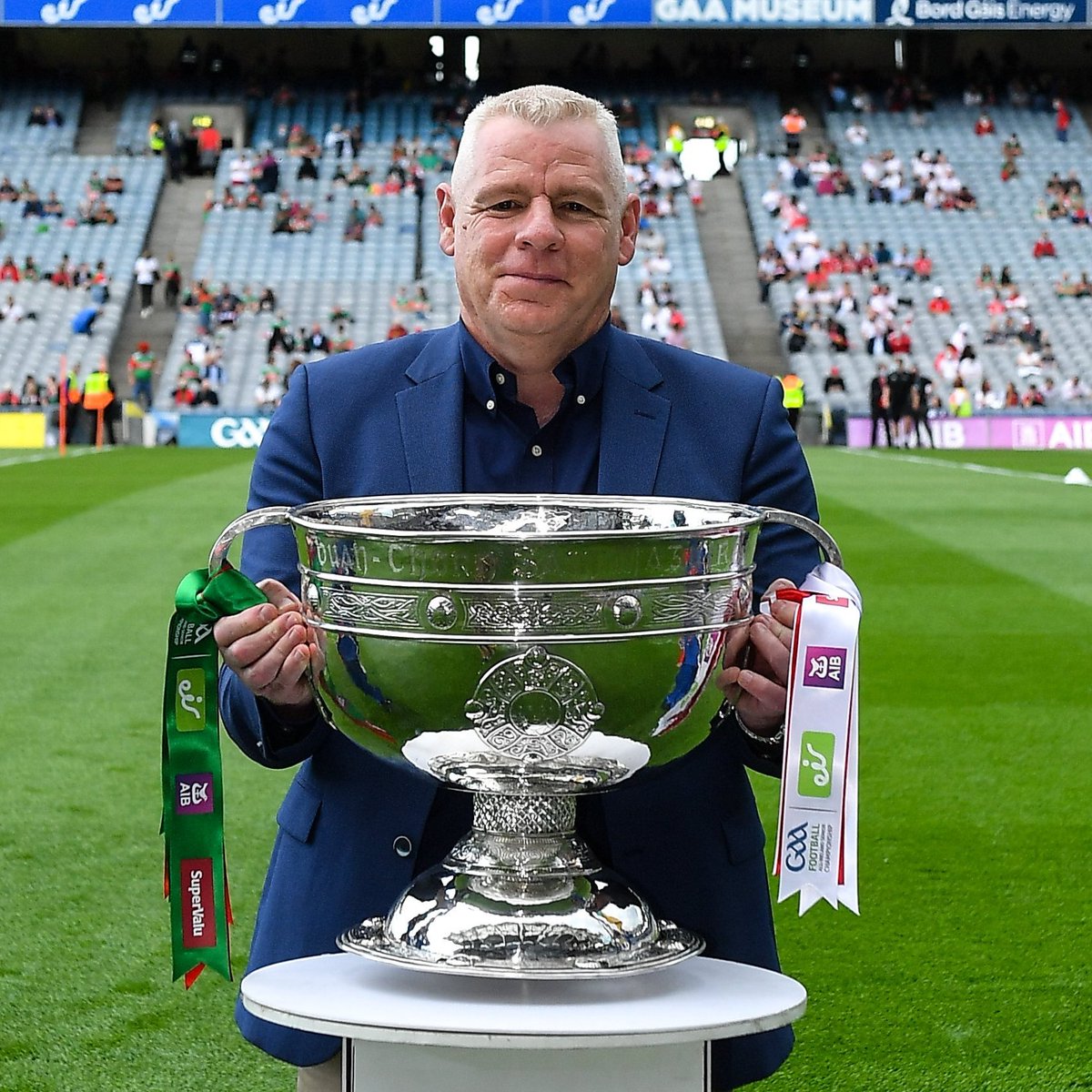 SkySportsGAA's tweet image. Tommy Dowd, representing @MeathGAA's 1996 All-Ireland winning team, brings out the Sam Maguire Cup!
