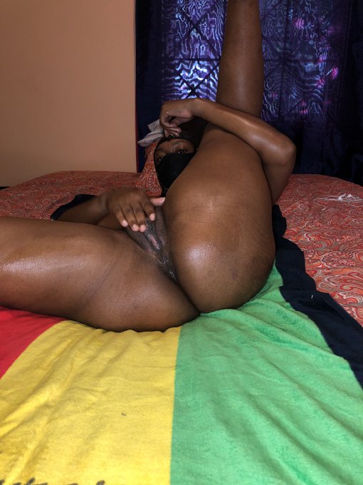Watch • Niecey •'s leaked NSFW photo on TwXstars