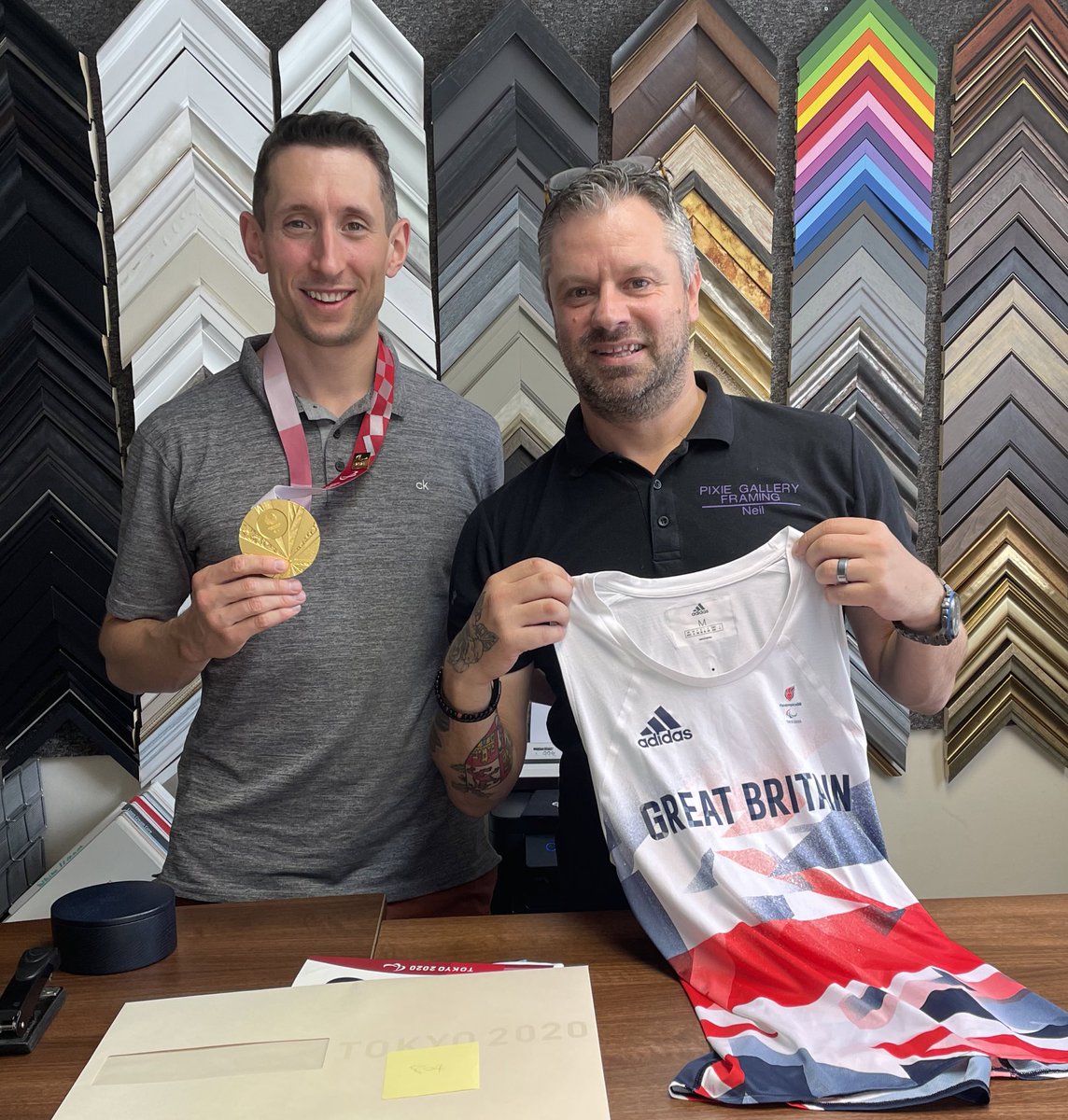 We had the enormous pleasure to welcome high jump world champion and Tokyo gold medalist <a href="/BroomEdwardsT44/">Jonathan Broom-Edwards MBE</a> in to the studio today to talk about some framing ideas. 

Couldn’t resist a cheeky photo with a real life gold medal winning athlete. So cool!!