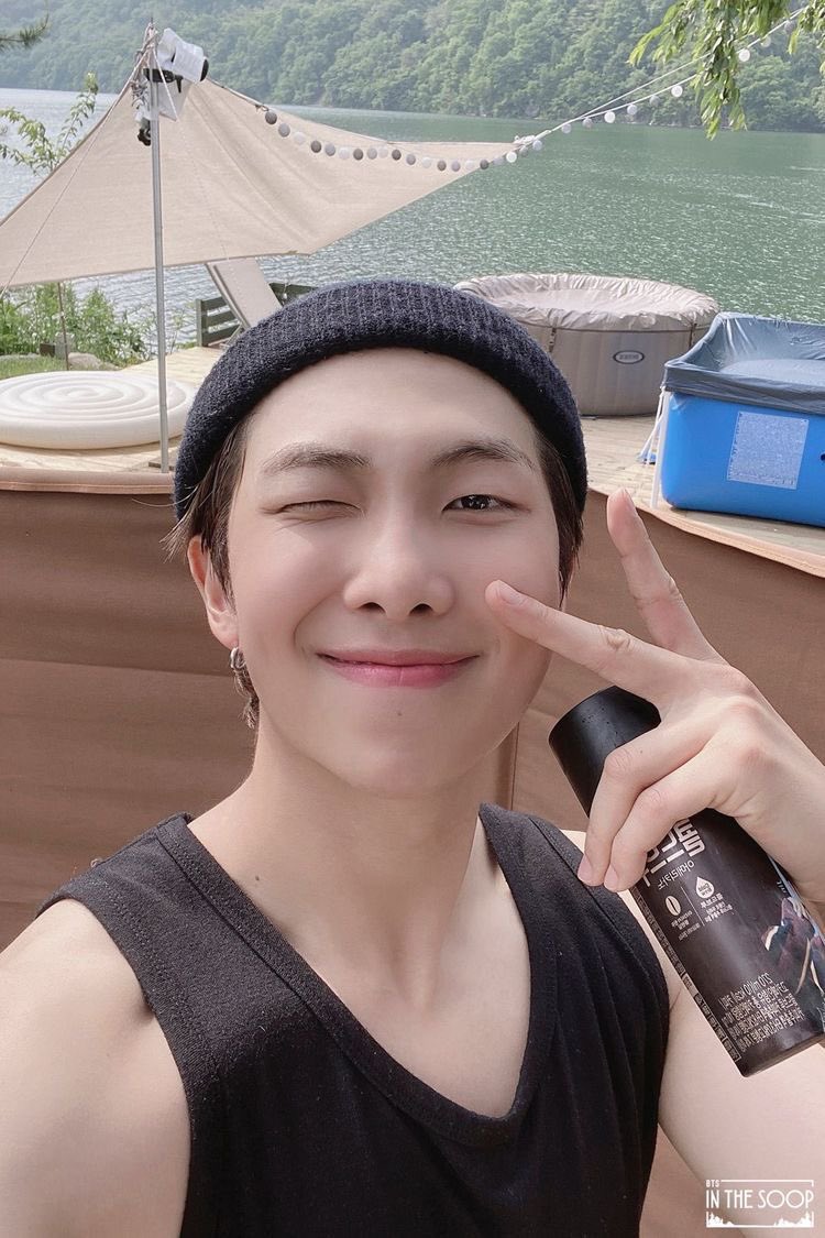 dimplecraze2's tweet photo. Happy Birthday to Namjoon. Wishing him all the best today + always🎊🎂🎉🥳💜@BTS_twt 
#OurHealingPebbleRM 
#WeLiveSoWeLoveNamu
#aRMysEternaLove
#RMiracleDay
#OurBeginningAndEndRM
#NamjooningDay
#OurGalaxyNamjoon
#WeGotJoonieVerse
#OuRMoonchild
#OurShiningStarRM
#LyricalWizardRM https://t.co/1naDIFehvc