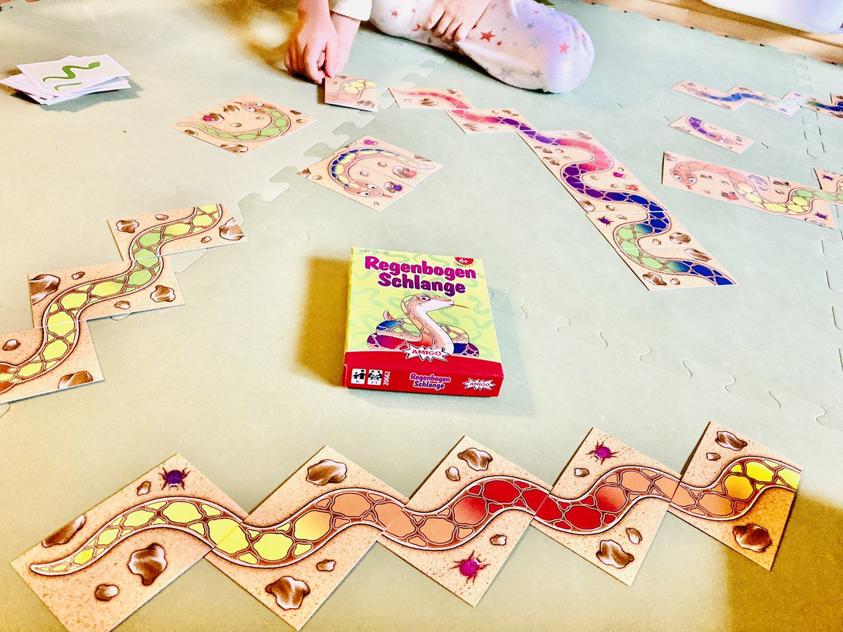 れんし 知育大好きパパ アミーゴ社のカードゲーム レインボー スネーク 最初 買うときにどうかなぁ まだ早いかなぁ ハマらないかなぁ って思って買った しばらく忘れてだけど また息子は遊びだした 意外と好きみたい