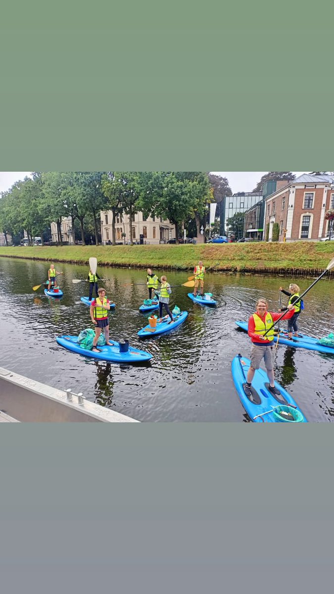 Editie #4 SUP-cleanup. 9 trashhunters ->15 vuilniszakken. Hele hoop blikjes. Zoveel nog nooit verzameld met de SUP 😵. 1 persoon erin gevallen  🤫. Water is vandaag trouwens lekker warm. 
<a href="/HiawathaActief/">Hiawatha Actief</a> weer bedankt voor gebruik SUP 🥰