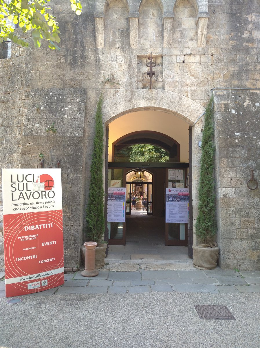 LucisulLavoro's tweet photo. Si chiude la Dodicesima Edizione. Ancora un grande successo in termini di partecipazione. Grazie a chi ha frequentato la Fortezza di Montepulciano, relatori, ospiti, cittadini, arricchendo l'evento in termini di idee e visione di futuro.
Arrivederci a Luci sul Lavoro 2022
#LSL21 https://t.co/oX1CaJ2XeJ