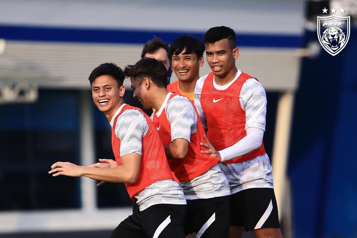 OfficialJohor's tweet photo. Match preparation ✅
More photos at https://t.co/5gl2OQ7iwI
#EightConsecutiveTitles
#FinalLeagueMatch
#TitleCelebrations #InCarViewingParty
#JDTforAll https://t.co/XV1f1Adr7I