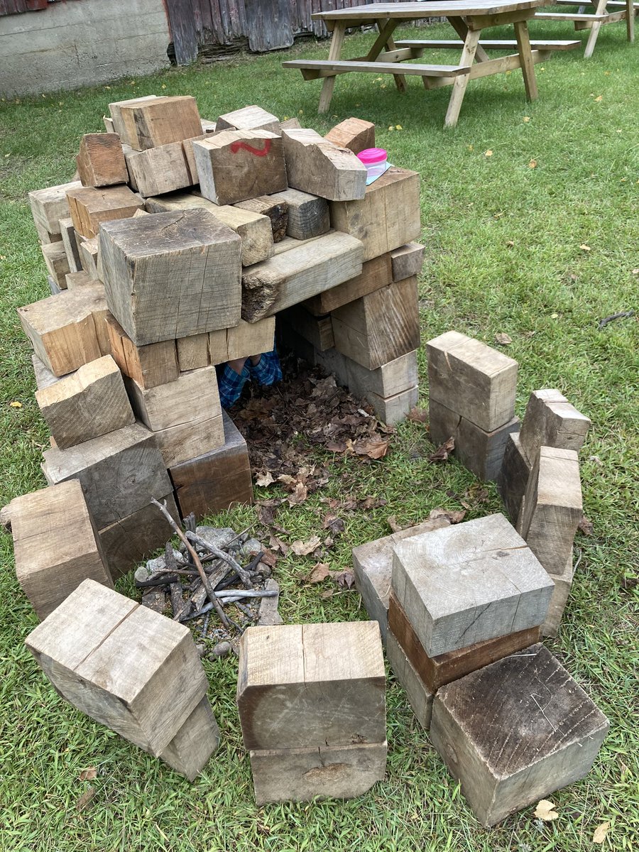 FESKindTeacher's tweet photo. So proud to work at a school where older students are engaged in all types of play at recess. Such a reward to notice how their vocabulary, their knowledge of concepts, and ideas have become increasingly complex since they left my classroom… but play remains. https://t.co/6QxjsQB4zd