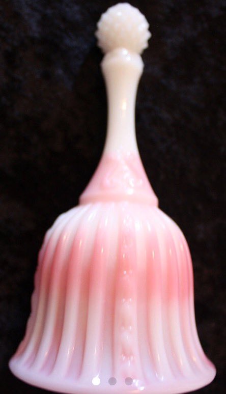 emmasattic98's tweet photo. Vintage Fenton Rosalene Faberge Bell 8466 RE by EmmasAtticTreasures https://t.co/dPAlKSkAOt via @Etsy #Fenton #Faberge #Rosalene #Bell #Collctible https://t.co/ZP5Z88ltsh