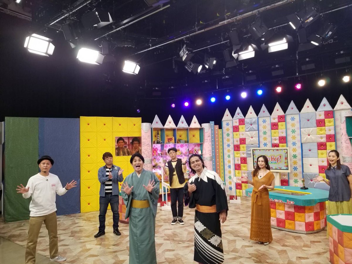 hipuhop_otv8's tweet photo. 今週もご視聴ありがとうございます♪
ゲストのお二人は息ぴったり？でしたね🐈‍⬛
もーりーイーツでは@grouper_s の皆さまが大活躍🎤
バズガイドで紹介した県産品も気になった方は是非チェックしてください❗️

#村山さんは穴があったら入りたいそうです笑

#沖縄テレビ
#ひーぷーホップ https://t.co/aShYIMQAgb