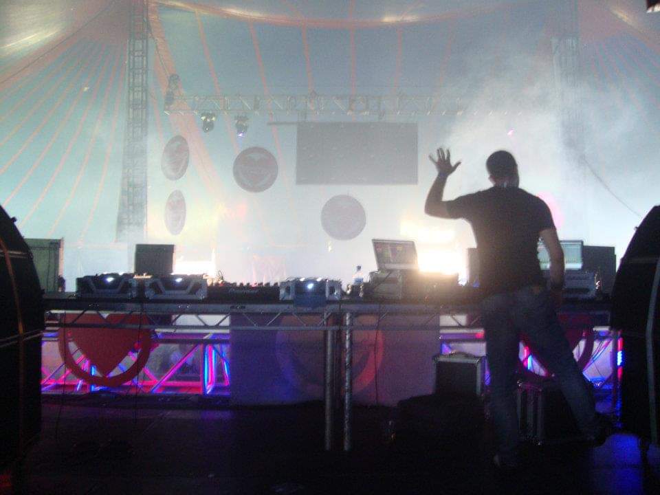 marmstrong923's tweet photo. @GOttaviani 10 years ago at planetlove! https://t.co/g80CZ6fENt
