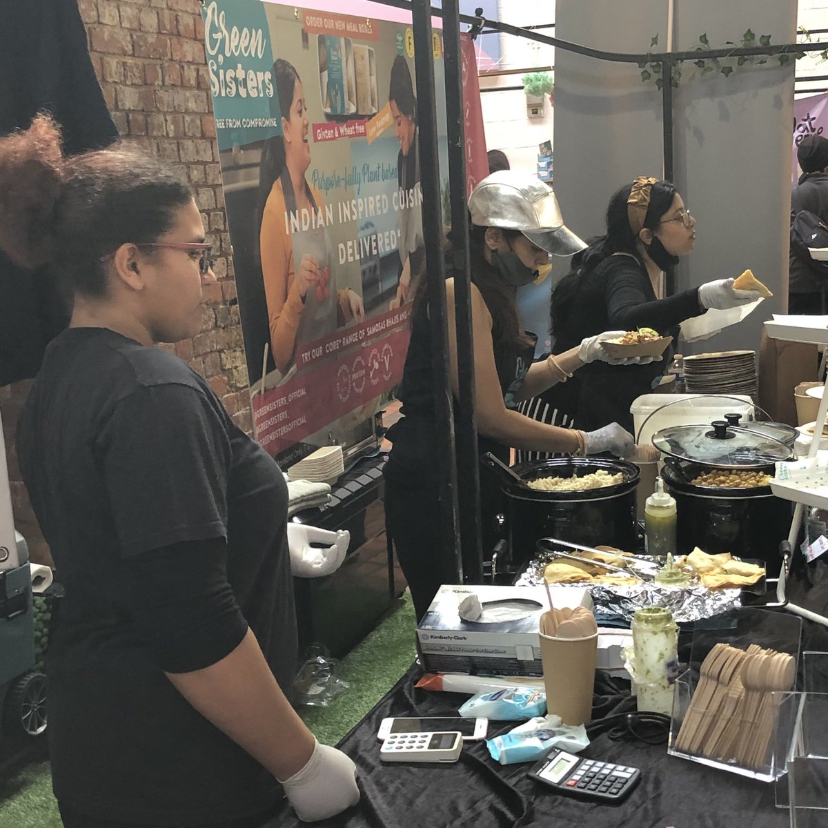 greensisters_'s tweet photo. Come find us at the front! Our food is:
- 14 Allergen Free
- Plant-based
- Vegan
- Delicious (#FreeFromCompromise)
AND we have #LowFodmap options available!
#FreeFromFestival #FreeFrom https://t.co/IKyWdphYx0