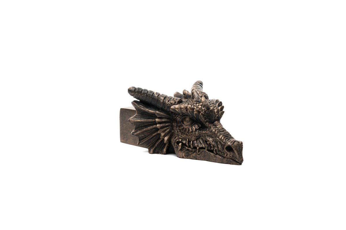 CaneCompanions's tweet photo. New Dragon Plant Pot Feet. Suitable for indoor and outdoor use. Available now on our website. Free delivery for all orders over £20!  @PottyFeet @JardinopiaLtd #dragongifts #potfeet #dragons #christmasgifts2021 https://t.co/8yBj4WFFVS