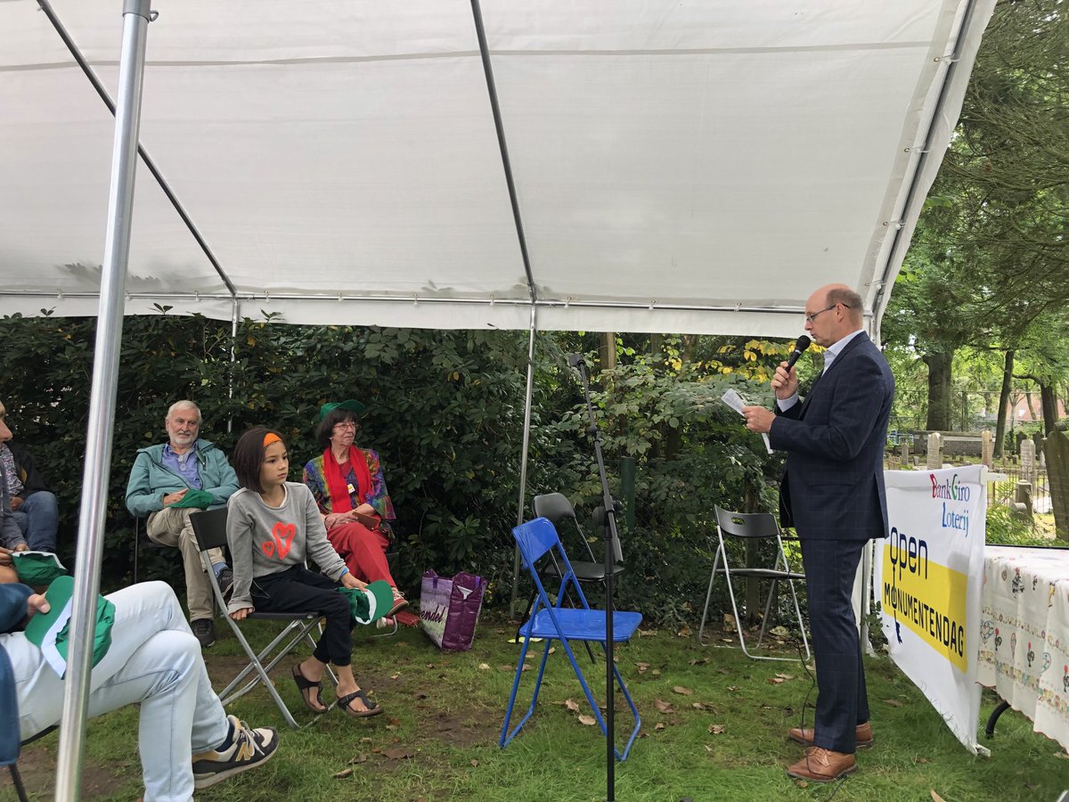 VerhoefTim's tweet image. Open Monumentendagen in Driebergen bij Vroeger en Nu geopend door locoburgemeester ⁦@RobJorg1⁩. Hij ontpopte zich als getalenteerd quizmaster met petje op, petje af over de lokale geschiedenis.