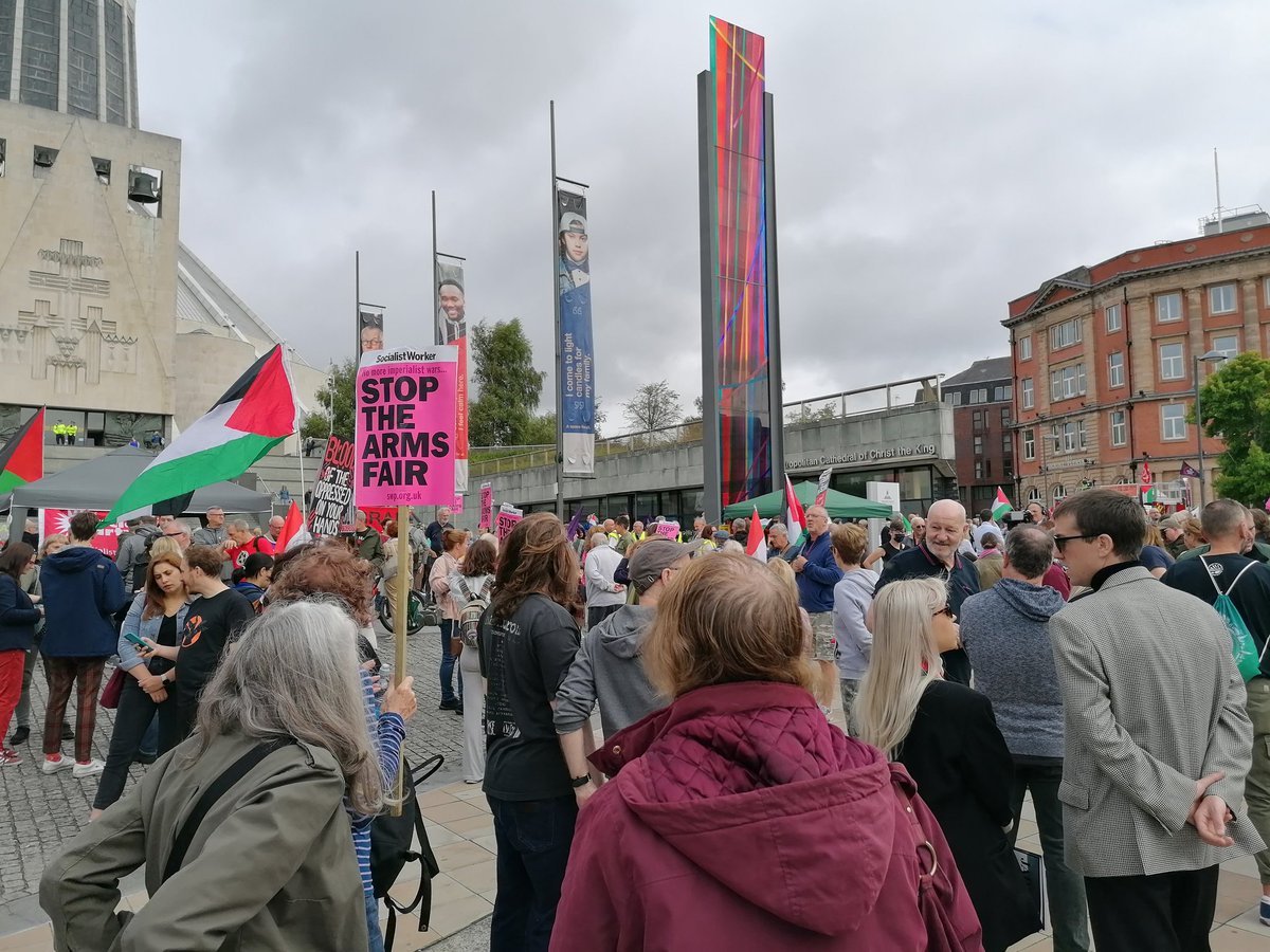 Stop The Liverpool Arms Fair Rally

#LiverpoolArmsFair 

@MassiveAttackUK