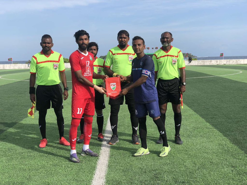 kudey_a's tweet photo. U23 National Football team Vs Kurendhoo Football Team
_Lh. Kurendhoo @famaldivescom @bassam_jaleeI @jawaaz @MoYSCEmv @KurimaguFounda1 @AbdulGhaniKRD @ablhoacoach 
Live link 
https://t.co/J6M9xlhmpH https://t.co/GsoHMDBPRL