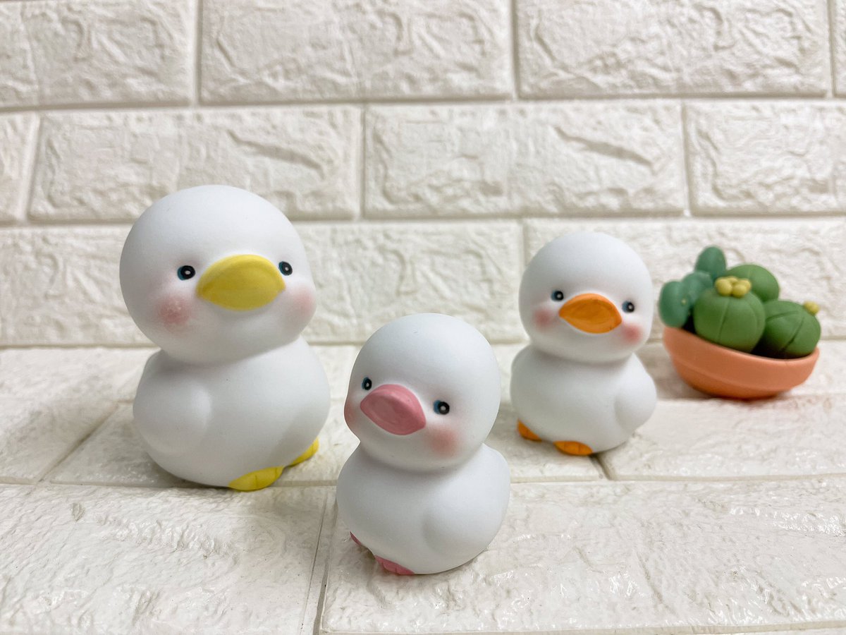 Urinn's tweet image. #พระมหาไพวัลย์ #พระมหาสมปอง 
มีเป็ดเช้อะ มาเพิ่ม 2 ชุด
ชุดละ 250 🟡🟠💕
สนใจรับไปเลี้ยง ทักถามได้ค่ะ