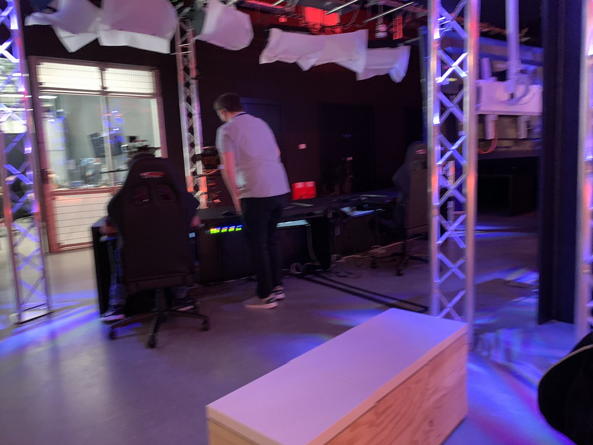 zathdos's tweet image. Me casting one day ;) #twitch #casting #stackfest