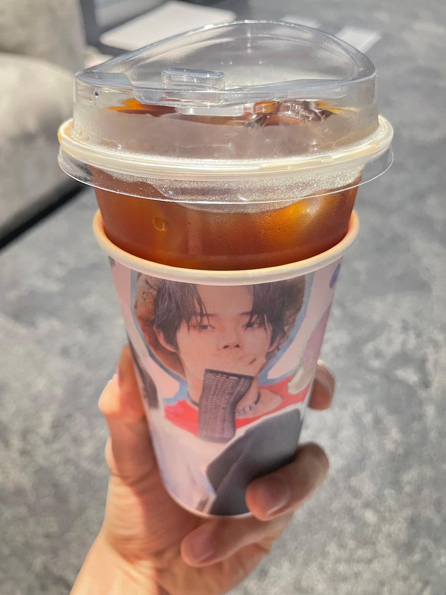 translatingTXT's tweet photo. [210911] #YEONJUN Weverse 

“I wanted to drink coffee so I requested for it and I saw this when I got it, what is this MOAAA ㅜㅜ I’m so touched 🥰”

@TXT_members @TXT_bighit https://t.co/HrAKlinTzQ