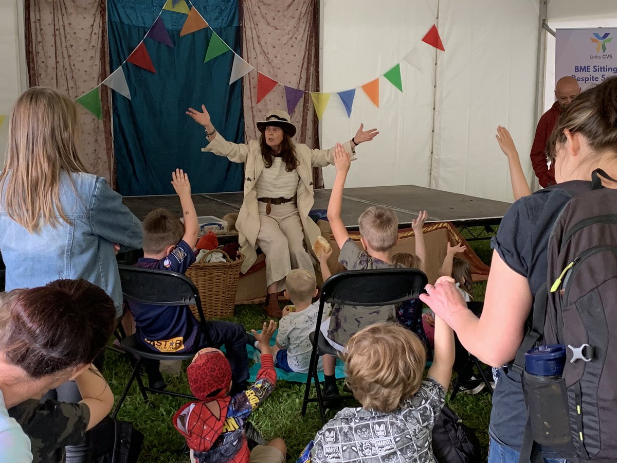steeleysideshow's tweet photo. Circus skills and storytelling at the #TaptonLockFest @JunctionArtsUK @ace_midlands @artsderbyshire https://t.co/3YaCrgV39s
