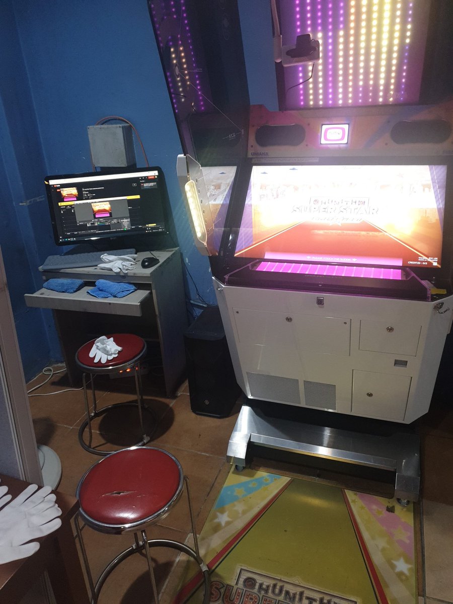 츄니즘이 주말동안 거의 쉬고 있어요.
게임하러  화성으로 오세요.