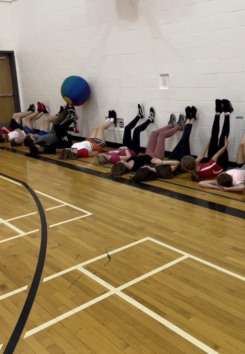 Laura Wilson tweet media