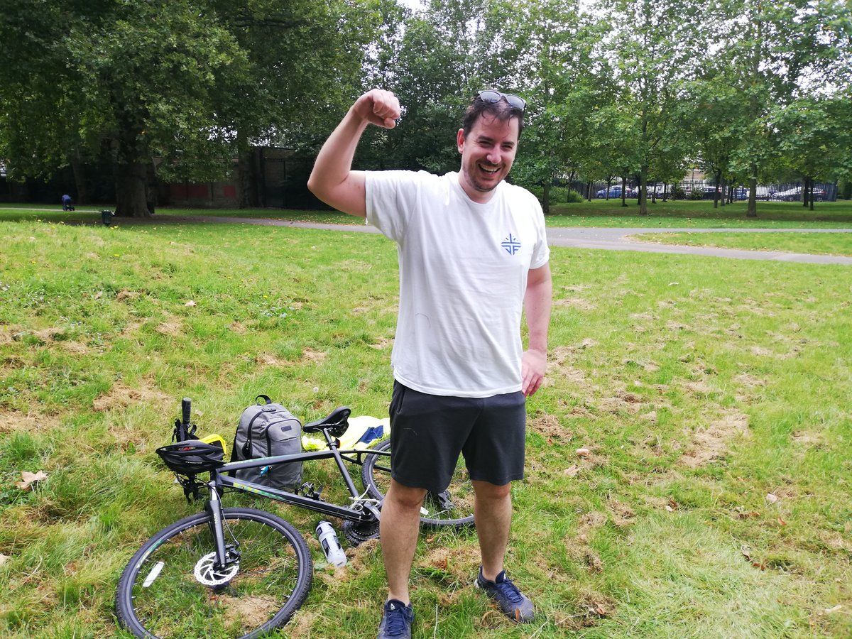 Kicking off for the weekend with  <a href="/mike_reader/">Mike Reader MP</a> back to Exercise Canning Town recreation ground, come join us every Friday 💪🏾 well done Mike! <a href="/OurParksUK/">Our Parks</a> <a href="/NewhamLondon/">Newham London 💙</a>
