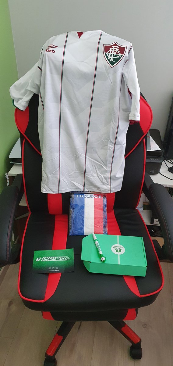 MickaProno's tweet image. ➡️ ouverture de box surprise @SoccerInBox  !!!

je vous rappel le code promo : MICKAPRONO pour avoir 10% de remise sur l'achat d'une box !!!

youtube.com/watch?v=8H1vck…

❤️ like &amp;amp; 🔄partage !!!

#TeamParieur