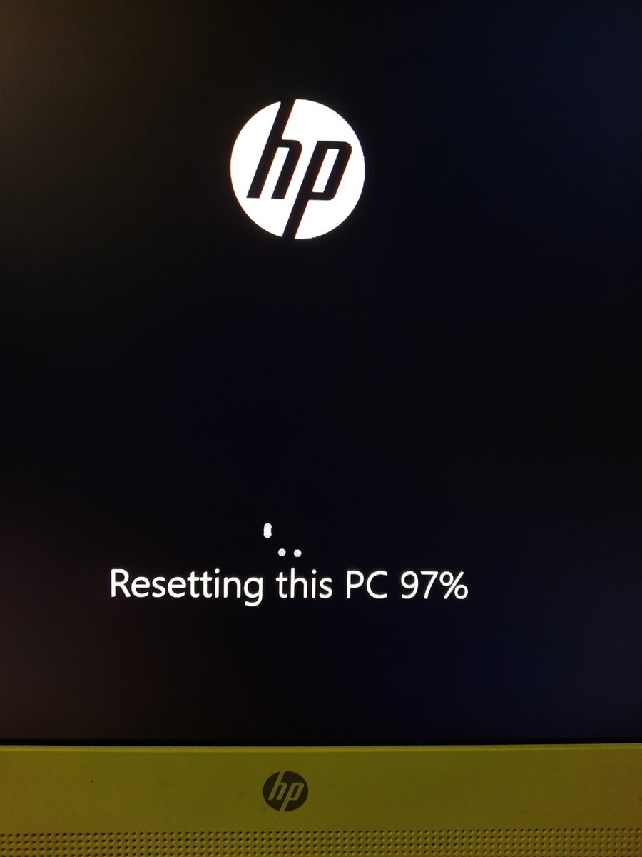 thaimiller2019's tweet image. Come on you bitch you've been on 97% for over 15 minutes.

#Ihatecomputers #weekendcleanup
#reinstall