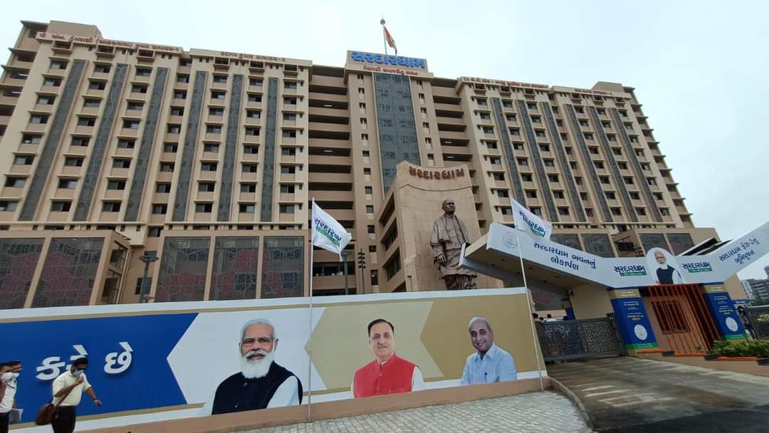 VIVEKPATEL_GJ's tweet photo. આદરણીય પ્રધાનમંત્રી શ્રી @narendramodi સાહેબનાં વરદ્દ હસ્તે (વિડિયો કોન્ફસ્ન્સીંગથી) ૨૦૦ કરોડનાં "સરદારધામ ભવન" નું લોકાર્પણ
અને ૨૦૦ કારોડનાં "કન્યા છાત્રાલય સરદાર ધામ ફેઝ - ૨" નું ભૂમિપૂજન વૈષ્ણોદેવી સર્કલ, અમદાવાદ ખાતે કરવામાં આવ્યું. (૧/૨)
#Sardardham
#SardardhamBhavan
#GPBO https://t.co/HHVLXjHtN6