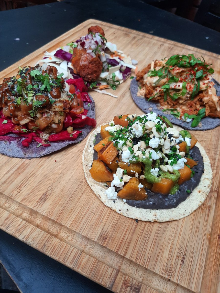 oralestreetfood's tweet photo. Looking like a day for it!
Open in @eatyard until 10pm this evening. Check out the website for click and collect, on deliveroo and now on just eat too.
Hollaaaaaaaa!
#órale #óralestreetfood #streetfood #dublinstreetfood #foodtruck #tacotruck #tacos #dublinfoodie #eatyard https://t.co/4OcPYYBnzI